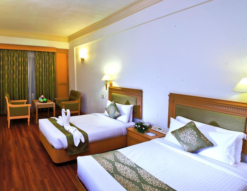 Hotel Abad Atrium Kochi Exteriér fotografie