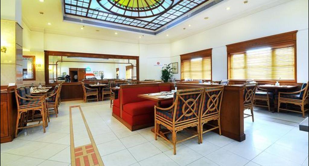 Hotel Abad Atrium Kochi Exteriér fotografie