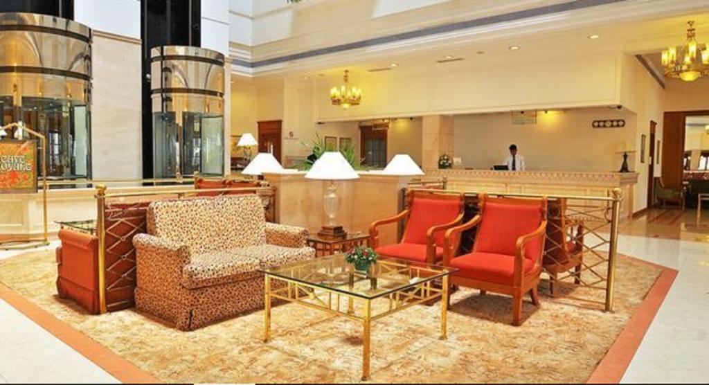 Hotel Abad Atrium Kochi Exteriér fotografie