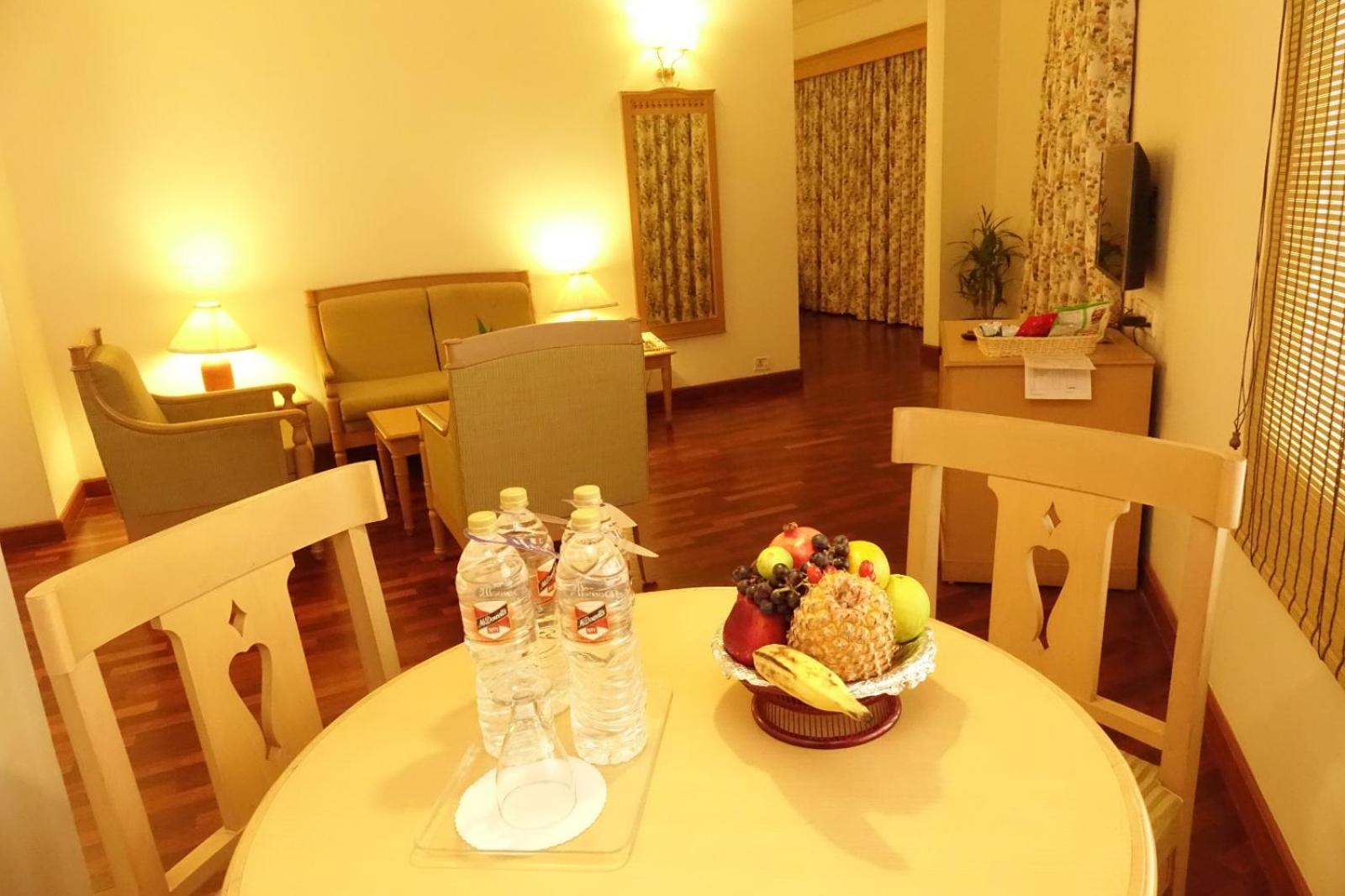 Hotel Abad Atrium Kochi Exteriér fotografie