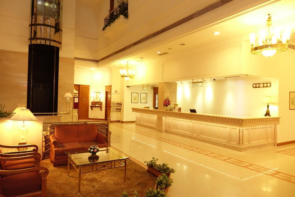 Hotel Abad Atrium Kochi Exteriér fotografie