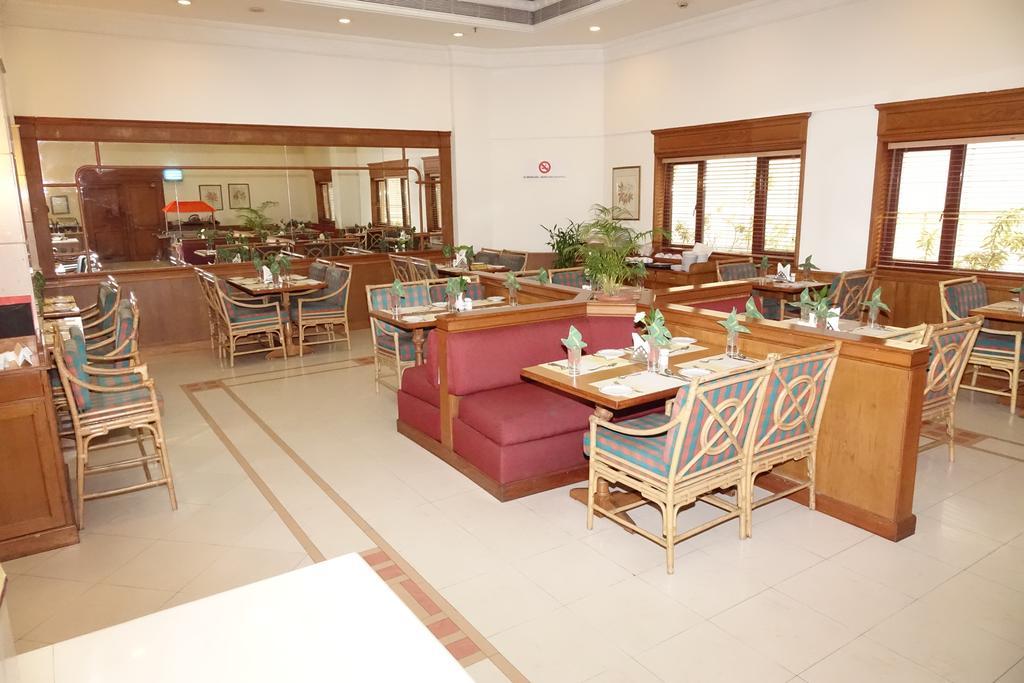 Hotel Abad Atrium Kochi Exteriér fotografie