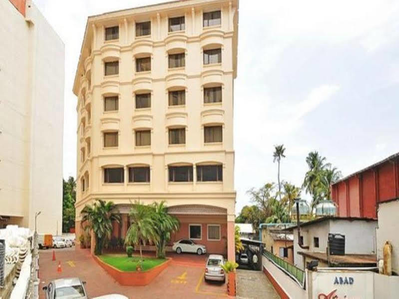 Hotel Abad Atrium Kochi Exteriér fotografie