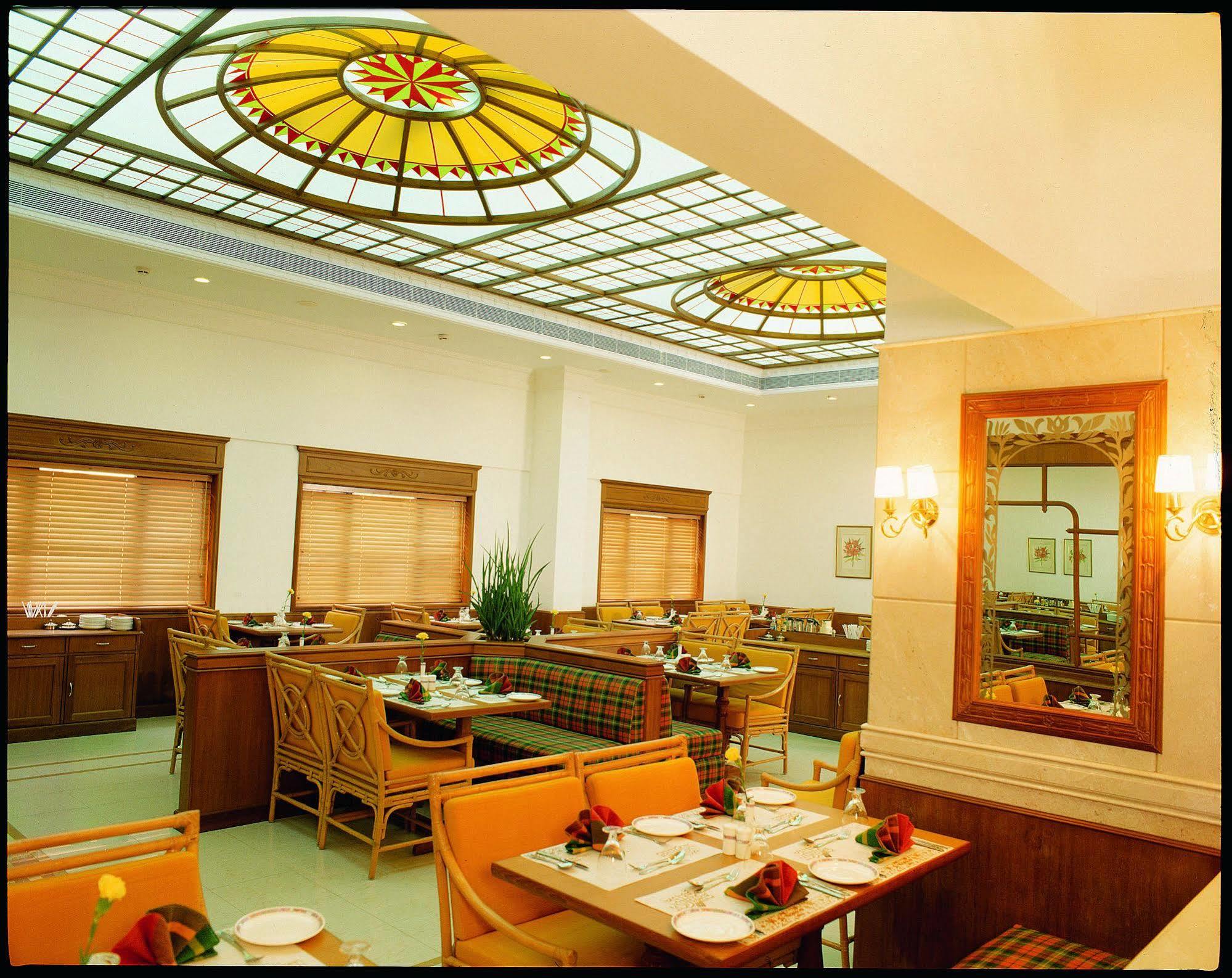 Hotel Abad Atrium Kochi Exteriér fotografie